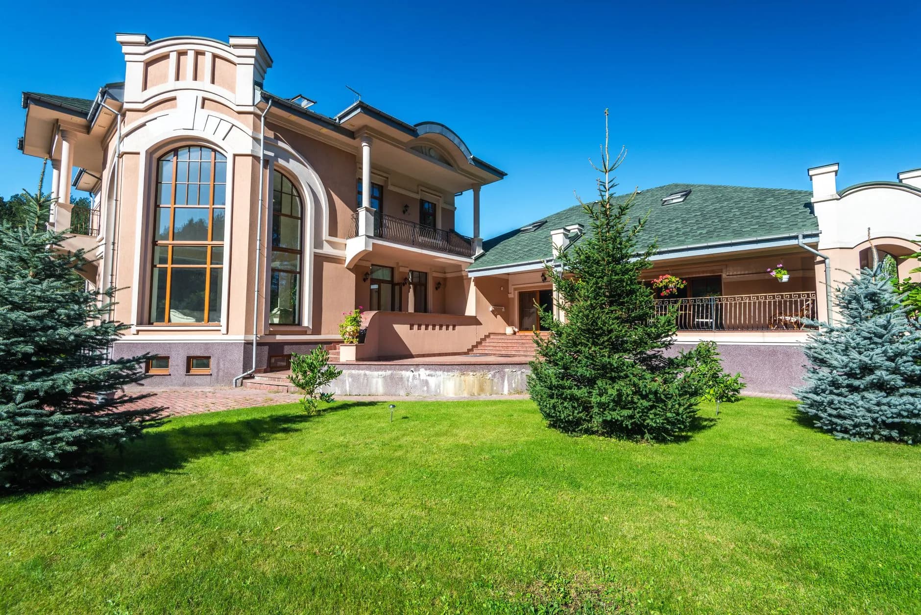 Villa exterior seen from the front yard